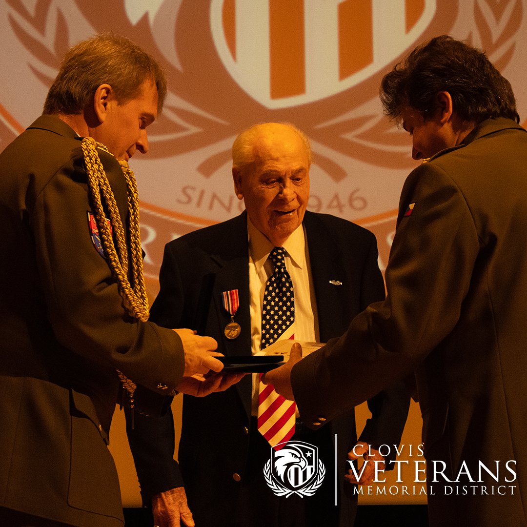 CVMDistrict's tweet photo. Last Thursday, local WWII Veteran Vernon Schmidt was awarded an honorary commemorative medal by the Czech Republic Military Attaché from Washington, DC. If you missed the ceremony, please enjoy these few images.
#cvmdistrict #WWIIVeteran #freesom https://t.co/idp2wb1boX