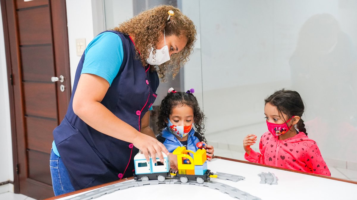 faama_edu's tweet photo. Conviver em família é vivenciar situações de lazer, portanto, os alunos do Jardim 1, prepararam suas criações na sala maker de robótica, com o tema: momentos de diversão em família.

#faama#ensinobilingue https://t.co/V7ODF6ET5w
