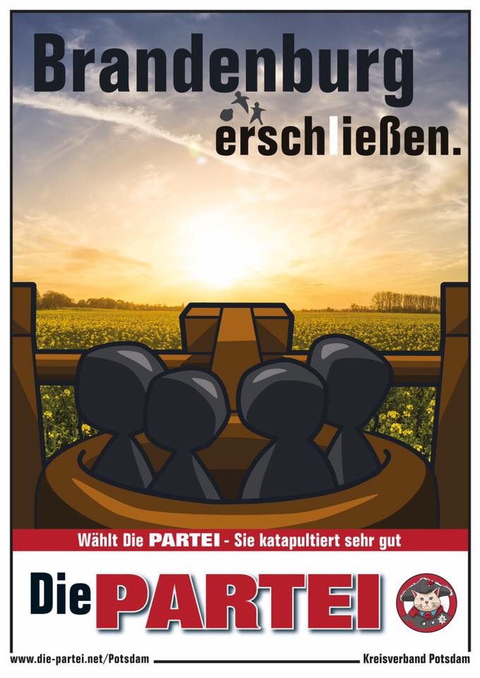 PARTEIPotsdam's tweet photo. @beriepeg @dhbln Mit unseren Nahverkehrskatapulten schießen wir aber nur Menschen, die transportiert werden wollen oder die wir nicht mögen, z.B. Touris oder Berliner. #zwinkersmiley https://t.co/E0w40dC74c