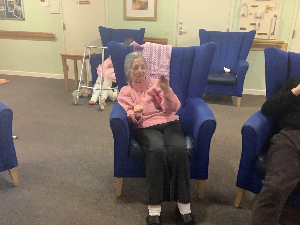 ferendune's tweet photo. Zest session at Ferendune Court @anchorzestwell1 @AnchorLaterLife https://t.co/tesK8WE8MA