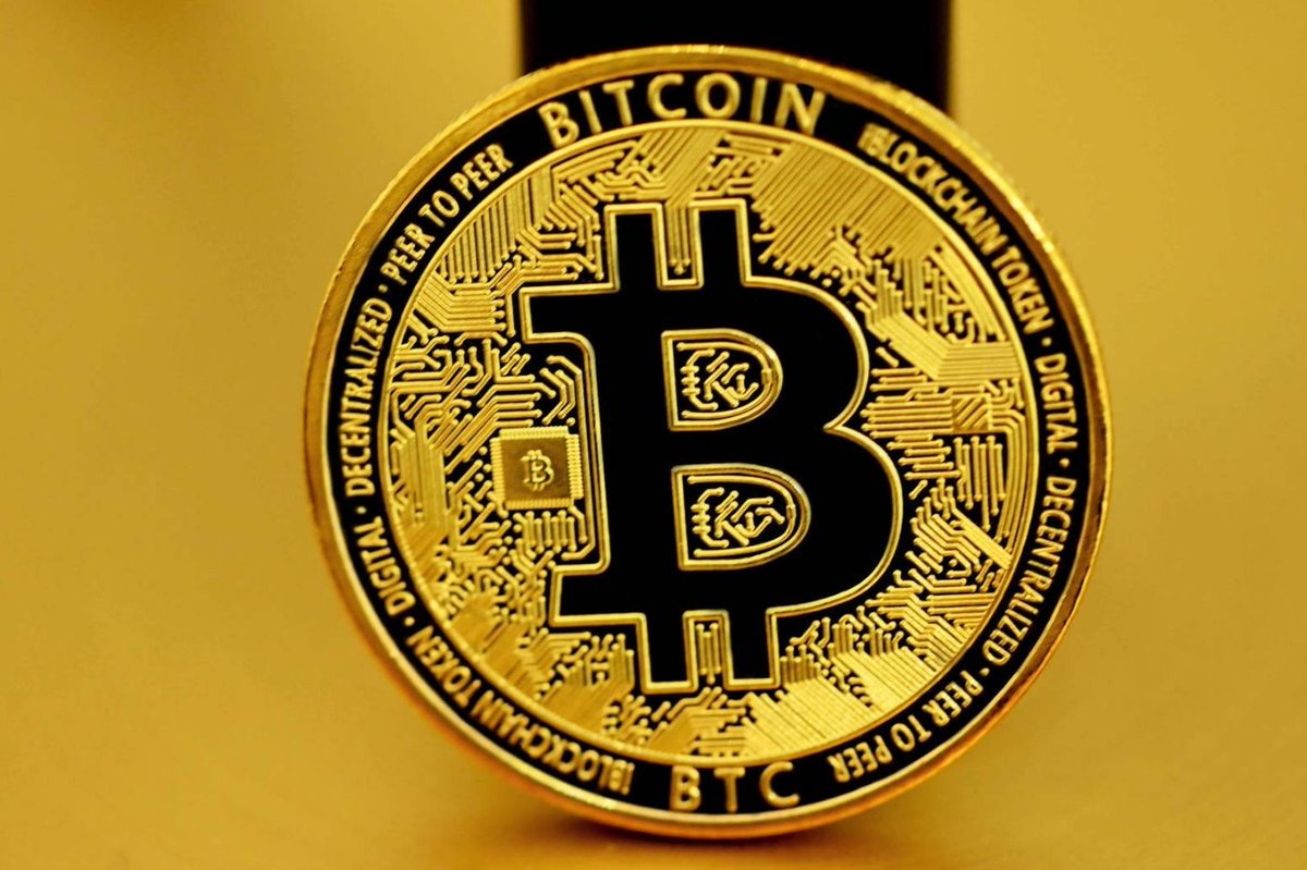 KNXT____'s tweet photo. #Thread : 5 Fun Facts about #Bitcoin and #Cryptocurrencies. 
Let's dive in ! https://t.co/wtjqXJlFHd