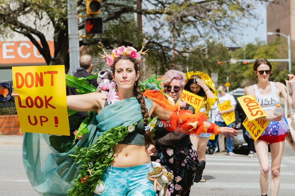 xraustin's tweet photo. Protesting (S)Hell 📢 at a SXSW event where the president of @Shell  Gretchen Watkins was talking about “How Shell is building a net zero future” 🤢 go to https://t.co/jLo0jKRYH9 to support! #ClimateCrisis #ClimateAction https://t.co/crnXFEmlFR