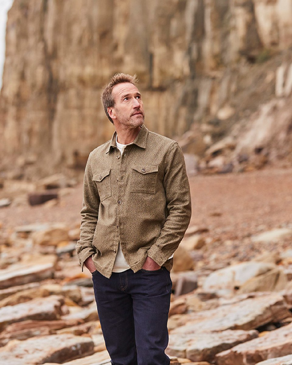 Barbour's tweet photo. Influenced by Ben Fogle's love of adventure and the British coastline, the #BarbourExplorer collection is the perfect embodiment of the #BarbourWayOfLife. 

Shop the collection here: https://t.co/rgsDSns2RR https://t.co/NaMBZRmxQM