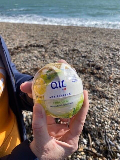 LitterFreeDrst's tweet photo. Ahoy Dorset beach cleaners! French branded air fresheners & crisp packets have washed ashore at Ringstead. We want to unravel the mystery & think these were lost at sea!
Found similar items or know of recent incidents of lost containers from cargo ships? Comment below! 🚢🌊👇 https://t.co/GWoOMAn6jO