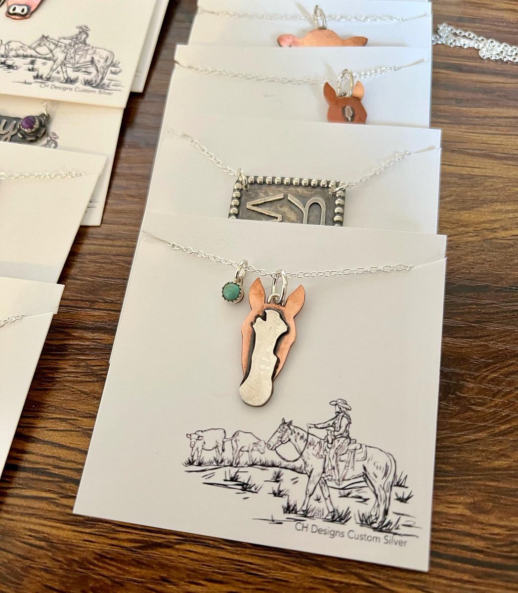 CH_designs_'s tweet photo. Treat yourself to some new jewelry 💁🏼‍♀️ https://t.co/YQlb7qiDjB