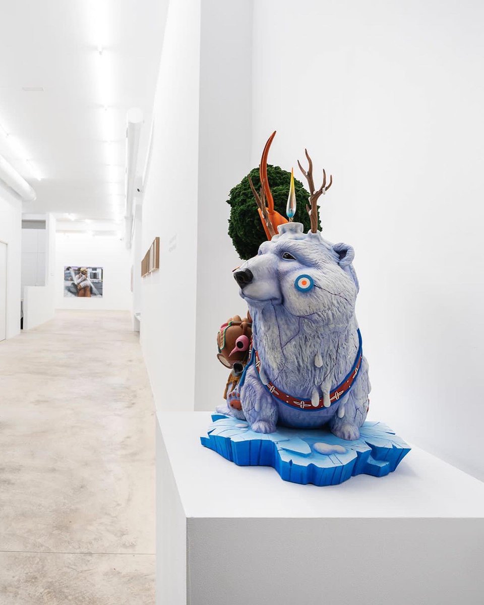 “Protect what you love”
One of a kind sculpture. Acrylic on polyester resin. 55x35x38cm. On view at @tuesday_to_friday gallery, Valencia. 
Handmade sculpture based in the design of “Protegix allò que estimes”, falla municipal of Valencia 2022. 

📸<a href="/dibudibus/">loles loles</a>