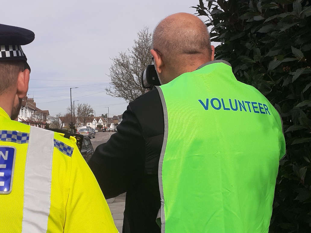 mpsbushhill's tweet photo. Ward officers from SAFER NEIGHBOURHOODS and TRANSPORT  met with counsellors and residents on a COMMUNITY ROAD WATCH operation on HALSTEAD ROAD, N21 #BushHill @MPSEnfield  #yousaidwedid TB https://t.co/je2hBpqxSl