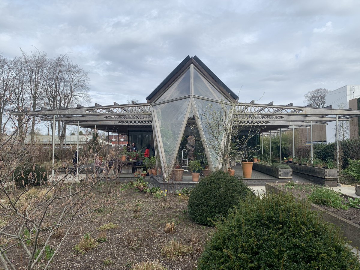 I can’t think of a better place to spend a day volunteering at, on an almost sunny day in Manchester! <a href="/maggiesmanc/">Maggie's Manchester</a> @AutoTraderLife
