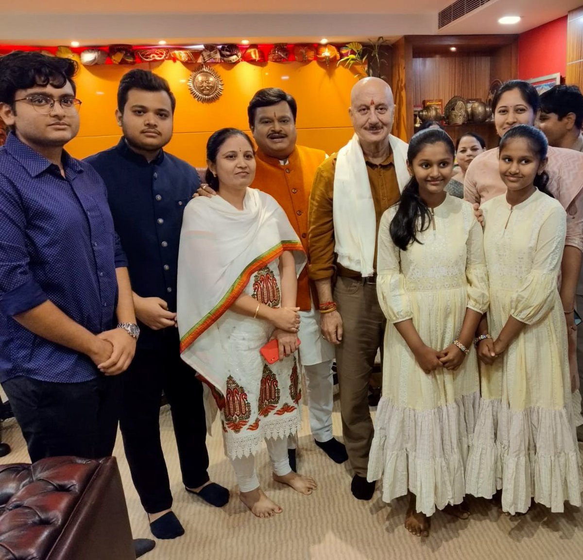 pchavhanke's tweet photo. With Team #TheKashmirFiles at Sudarshan News 
@AnupamPKher @vivekagnihotri https://t.co/qBTJewjZXa