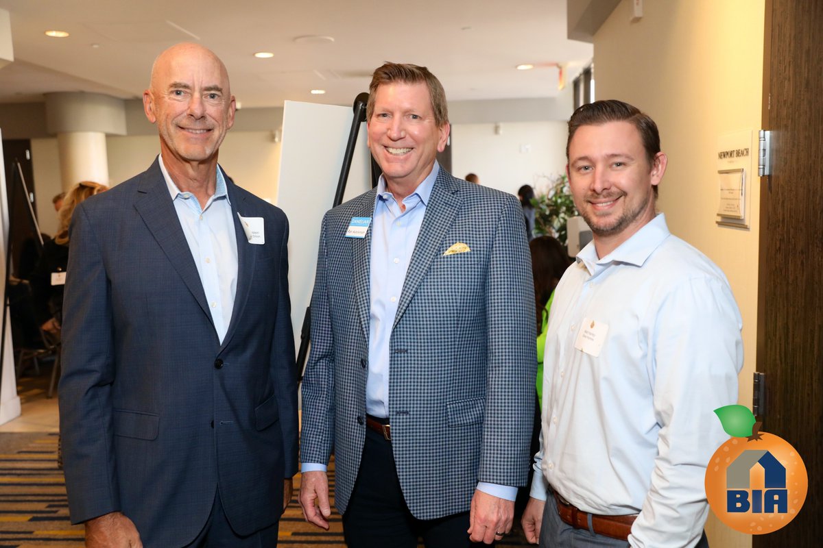 Danielian_Assoc's tweet photo. The Danielian team had an unforgettable time catching up with our industry friends and clients at last night's BIAOC Outlook 2022!
#architecture #homebuilding #homebuildingindustry #BIA #networkingevent #economicforecast #johnburns https://t.co/GjcWv3aeMj