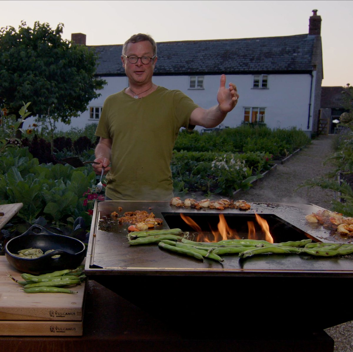 Pork and shellfish is a classic pairing and works brilliantly cooked on the #Vulcanusgrill which I’ve been testing (£) <a href="/rivercottage/">River Cottage</a>. With broad beans from the garden added to the mix it’s sensational seasonal eating. Download the recipe from <a href="/specflue/">Specflue</a>  bit.ly/3KGsKZk