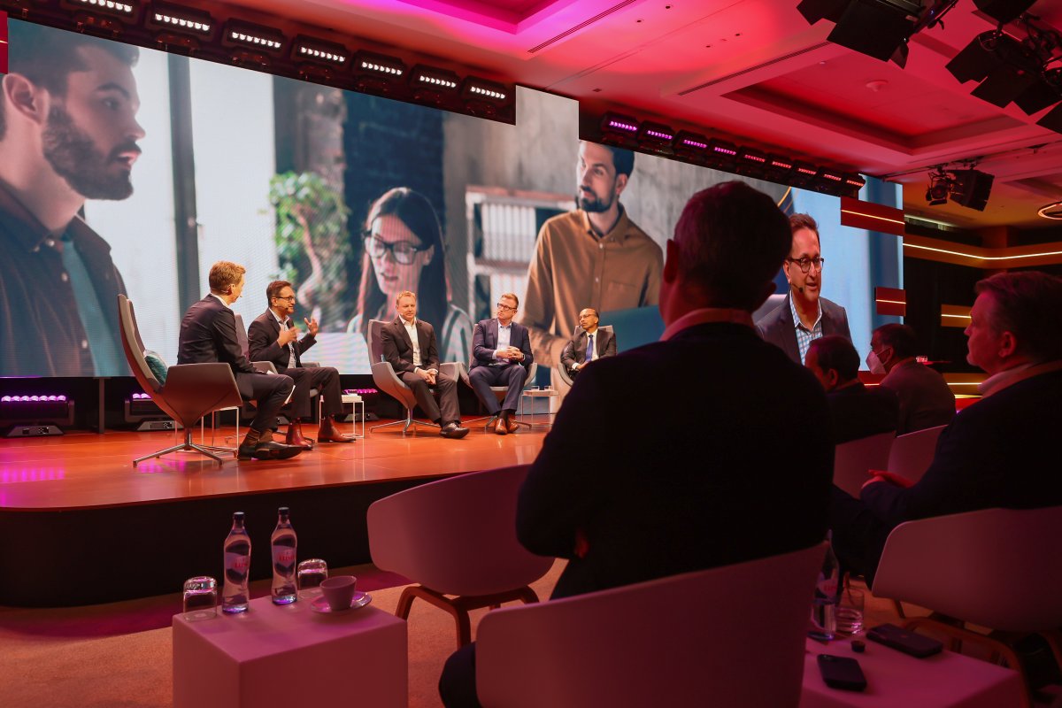 TCS_Europe's tweet photo. The theme of resilience was explored during our 'Operating Models for the Future' talk. It was a pleasure to hear from such an experienced and varied panel, with guests from @Bayer, @marksandspencer, @TCS and Generali Vitality GmbH: https://t.co/wG0MpfznLl

#TCSsummit https://t.co/P1WkG8fBBb