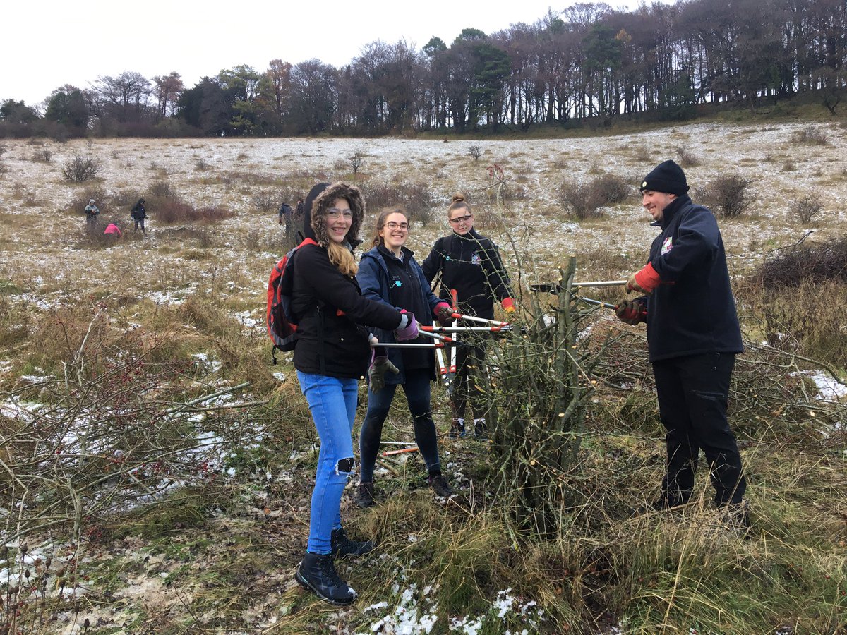 NickMarriner1's tweet photo. Wonder where next generation of conservationists coming from?  Have look at what @chilternrangers @ChilternsCCC #ChilternsNewShoots have been upto. Led by young people for young people &amp; supported by local experts. Getting stuck in &amp; #makingadifference https://t.co/62AMa74IXY https://t.co/rLsUskRakd