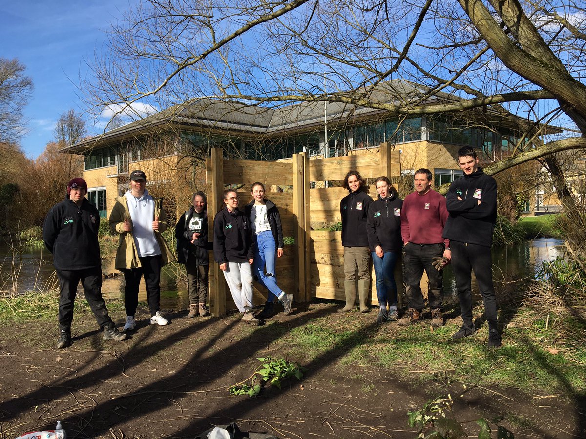 NickMarriner1's tweet photo. Wonder where next generation of conservationists coming from?  Have look at what @chilternrangers @ChilternsCCC #ChilternsNewShoots have been upto. Led by young people for young people &amp; supported by local experts. Getting stuck in &amp; #makingadifference https://t.co/62AMa74IXY https://t.co/rLsUskRakd