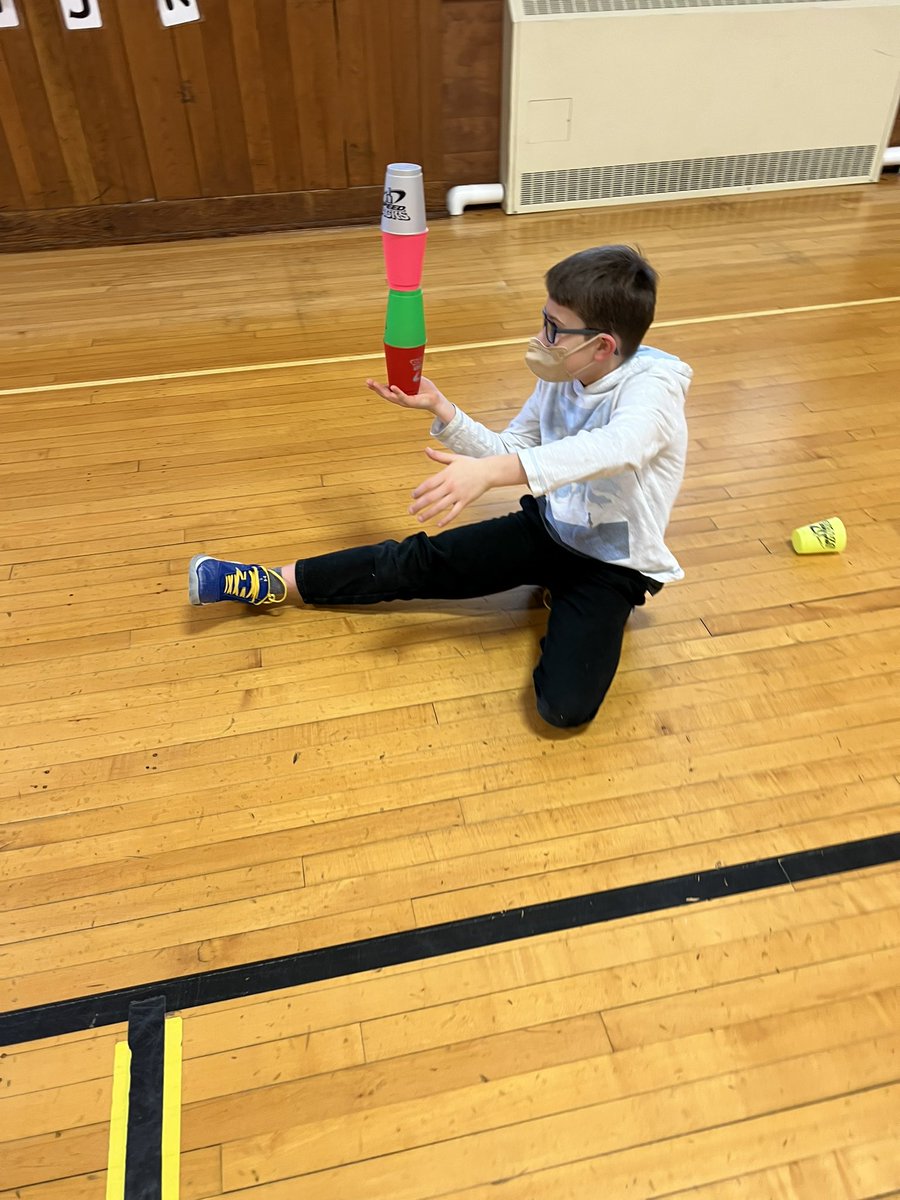 ms_way5's tweet photo. We did some cup stacking challenges in PE. The kids enjoyed and we tied it into our stress management lesson. https://t.co/d0F4mnPufq