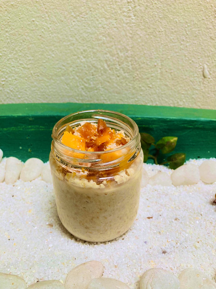 TomesReader's tweet image. First time tried a Mango and Jaggery combination with shavings of a Coconut. 
Was afraid of how the flavors  would come out but the sweetness was divine #Oatnotes #Oatgloats