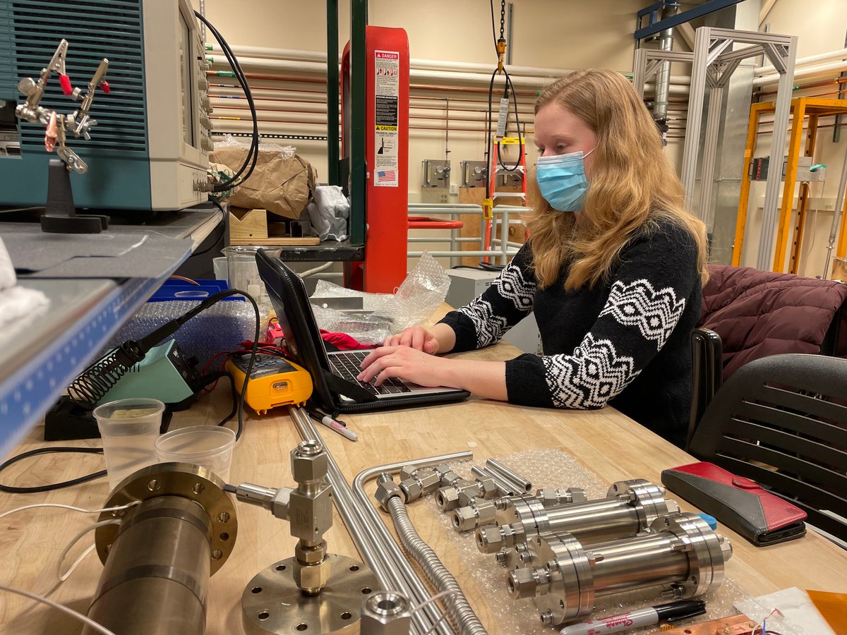yalewrightlab's tweet photo. Meet Wright Lab's Angela White: https://t.co/DzrFhzRxiw
#WomeninPhysics #WomenInStem #YalePhysics #YaleWrightLab #WomenAtYale #WomenAtWrightLab https://t.co/wGo0VjFWw1