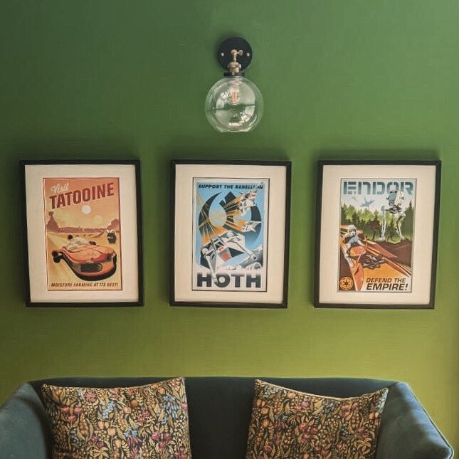 victorycolours's tweet photo. Pepper Tree Green and Star Wars, what’s not to like? 💚🤩 Photos courtesy of @agardenerslodge #victorycolours #ecopaint #peppertreegreen #ihavethisthingwithhome #ihavethisthingwithgreen #ecodecorating #veganpaint https://t.co/9JwAFZATMv
