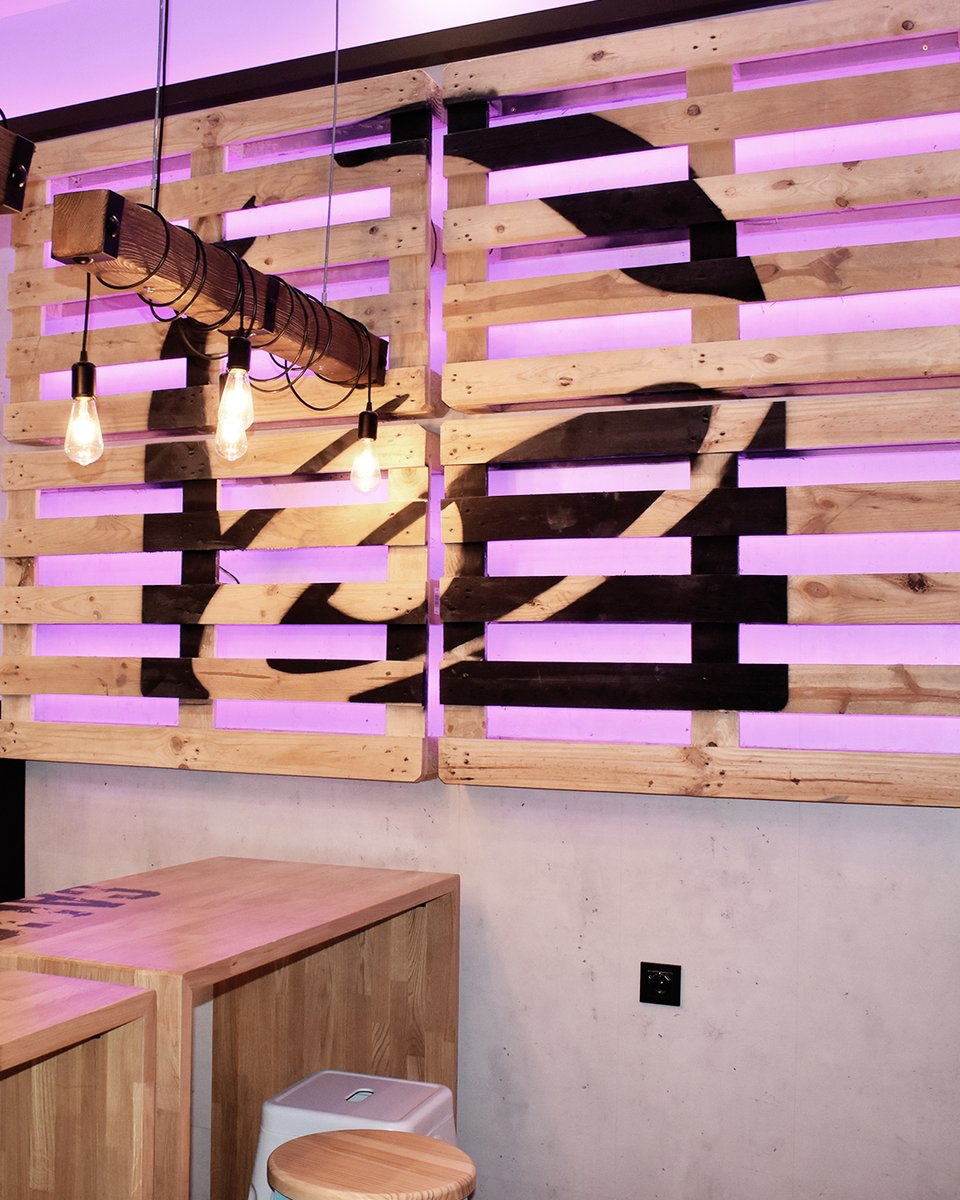 CCSalera's tweet photo. Estamos muy contentos de anunciaros que el restaurante @TacoBellSpain se suma a la familia del #CCSalera. ¡Ya tiene sus puertas abiertas para que puedas venir a saborear los mejores tacos, burritos, quesadillas y crunchy wraps! 😋🌯🌮 #Salera #TacoBell https://t.co/4wH1pnVrhc