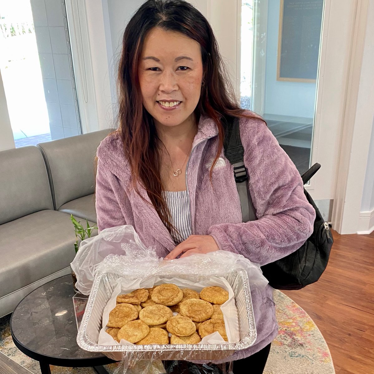 Caring_House's tweet photo. At #CaringHouse Leanna is known as the "Cookie Lady" because she drops off the most delicious, made-from-scratch cookies for our guests every week. Thank you for making the house a little sweeter, Leanna! #HomeAwayFromHome 🍪💕🏡 https://t.co/U8jru02pUr