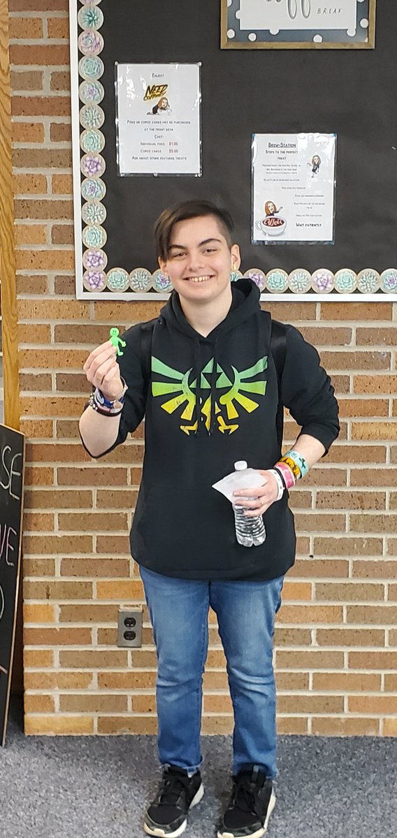 NicholeBontomas's tweet photo. March is Reading Month, week 2 Raffle winners! Congratulations! #wearelamphere https://t.co/R06BUzqiFX