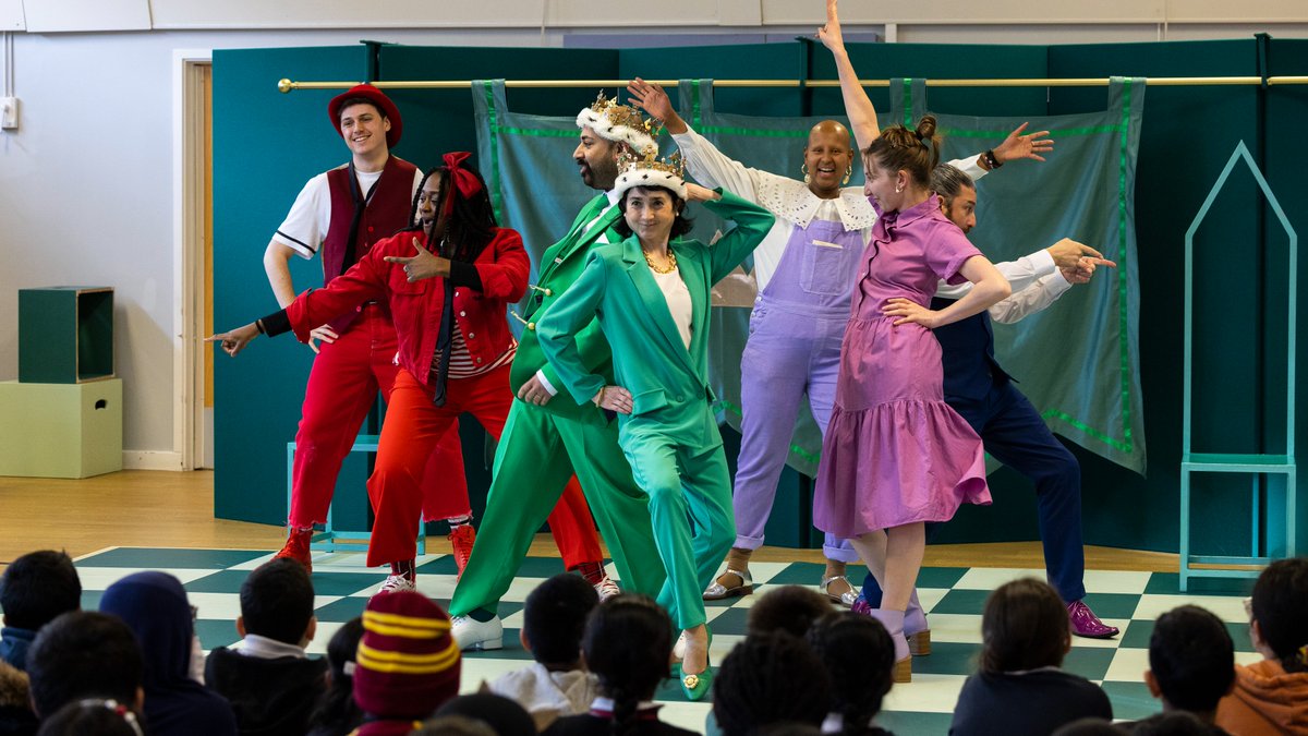 WhatsOnStage's tweet photo. Blog: "To thine audience be true" – Tinuke Craig on taking Hamlet to primary schools across the UK
https://t.co/lpuVa6k8mk https://t.co/ckawh6t5ah