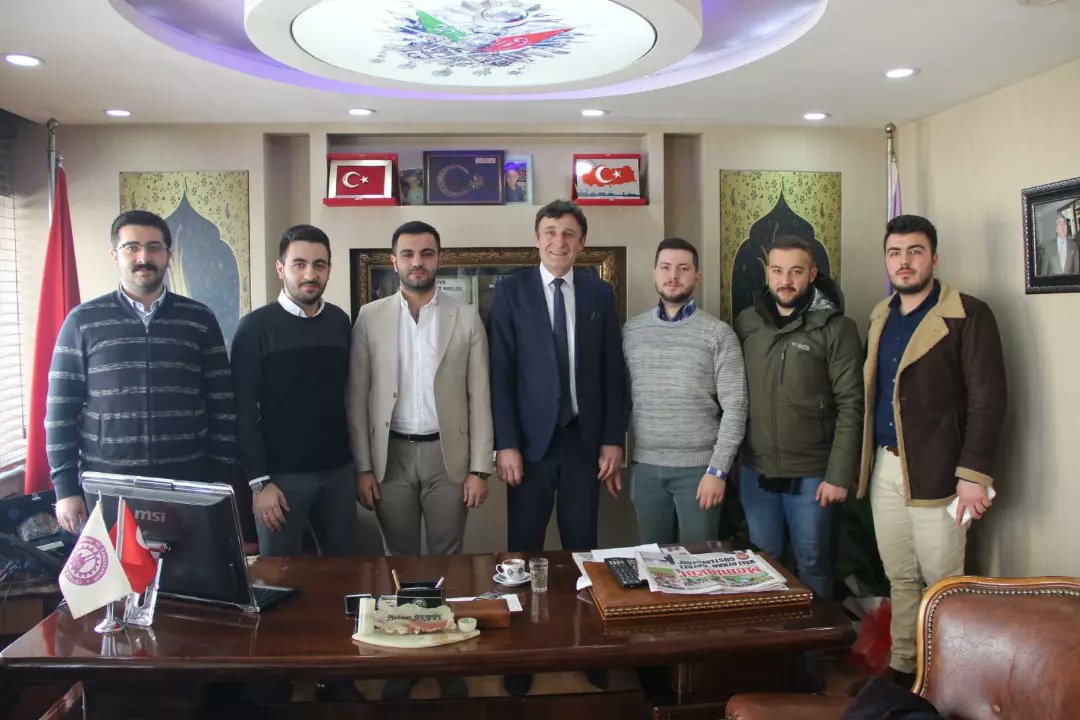 gencmusiad58's tweet photo. Yiyecek Maddeleri Yapanlar ve Satanlar Esnaf Odası Başkanı Mehmet Akgül ve yönetim kuruluna hayırlı olsun ziyaretinde bulunduk.

 Başkan Mehmet Akgül ve yönetimine yeni dönemde yapacakları çalışmalarda başarılar diliyoruz. https://t.co/P0L5UUkEKu