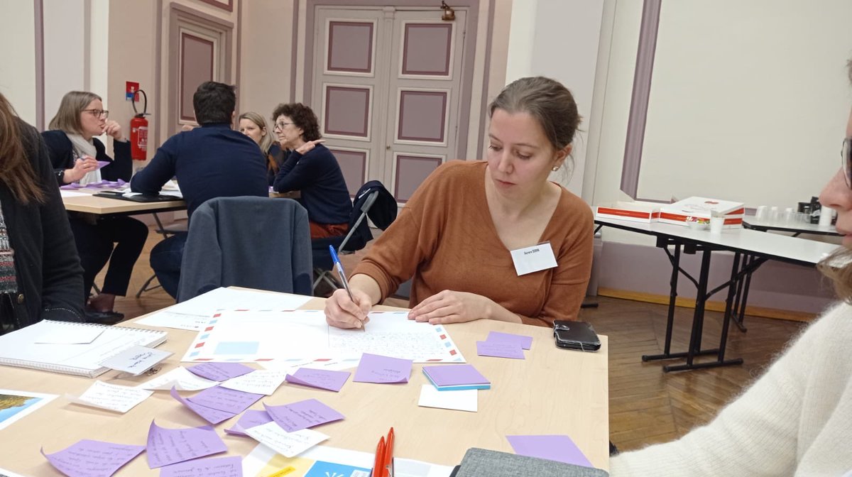 InfoAduga's tweet photo. Démarrage de l’atelier « Résidence » de Péronne pour trois jours. Ce matin, ateliers prospectifs à l’Hôtel de Ville: mobilité, nature, culture, adaptations au changement climatique… @VilledePeronne @hautsdefrance @EPFHdF @AgenceADUS @InfoAduga https://t.co/pycuwH9Lcj