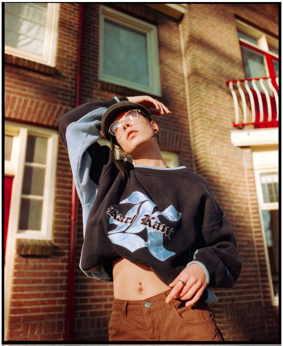 rdb_visuals's tweet image. It&apos;s finally sweater weather🤠
Zoë on #120film #cinestill50d