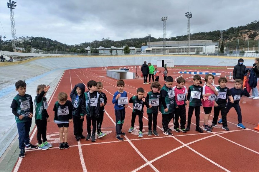 fatletismeib's tweet photo. La pista tingué acció i projecció a tres de les nostres delegacions: https://t.co/uFWf1ukNEr.
Foto: Delegació Eivissa
@atletismoRFEA @AtletismoBalear @Consell_Eivissa @ConsellMenorca @turismeiesports @EBaseMallorca @esportsIB #atletesfaib #basefaib https://t.co/4MkVYSnDxA