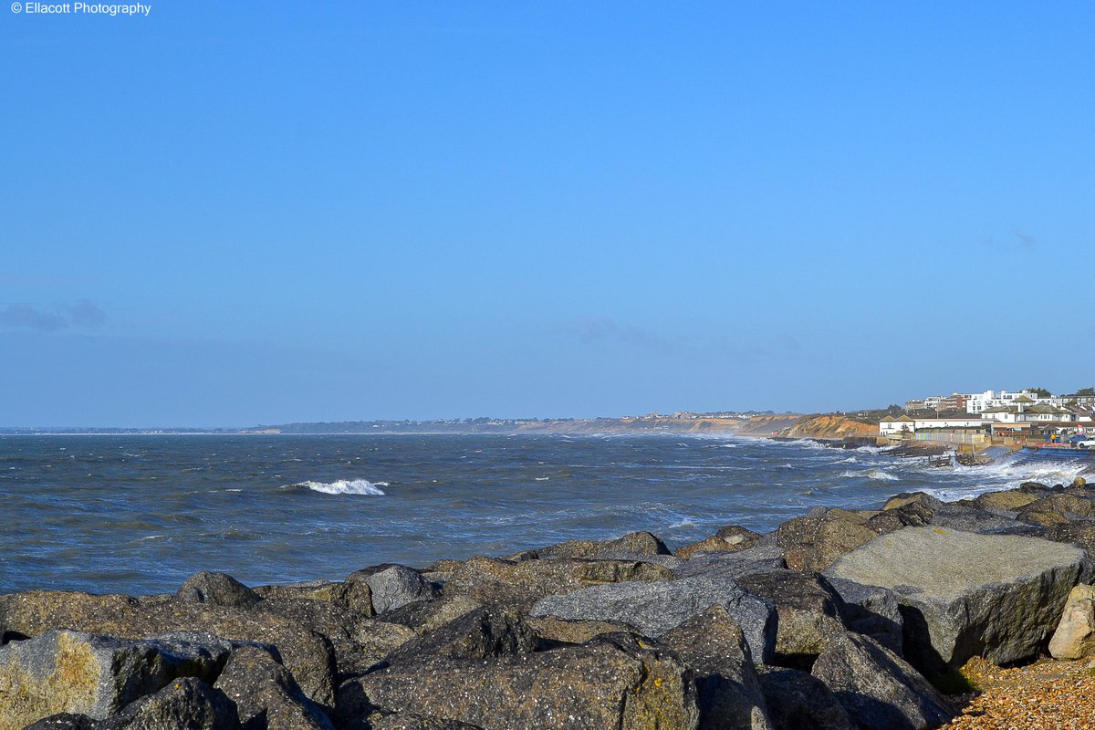 EllacottPhoto's tweet photo. Taken 17/2/2022: Milford on Sea, Hampshire #Landscape #TravelPhotography #Photography https://t.co/MyebPpMt4z