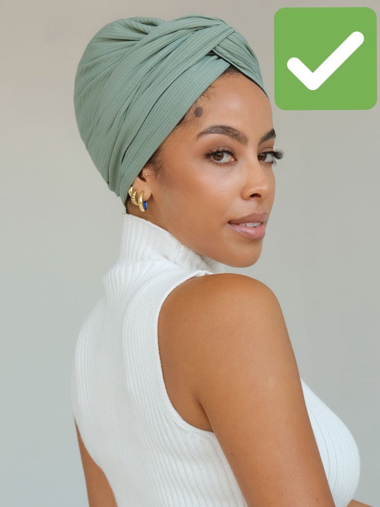 DValley17's tweet image. 😏🤴🏿🇺🇲💎 It's Only an Issue for Men who Didn't Grow Up with Them, Now Those Giant Trash Bag Looking One's, HELL NAW! 🤣 I Grew Up Seeing Turban Head Wraps On Women, You can Wear those ANYWHERE, In Bed, Wherever, but Those Trash Bags GOT TO GO. #BlackTwitter #ADOS #Age30