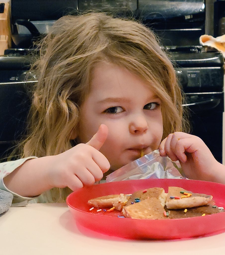 MySoxSummer's tweet photo. Day 2 of #SpringBreak. Pancakes and Kool-aid. Yesterday we hit the gym, rode bikes, petted a friendly stray dog, walked to ballet, played in the park and had pizza for dinner. 

Today gonna be more chill. Peppa Play Land On Thursday.  #WashedDad https://t.co/wdlgV1BHUL