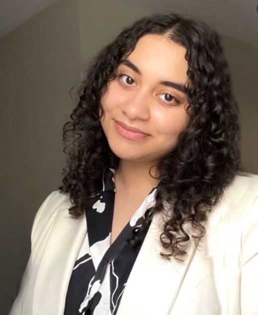 PHHSHallmark's tweet photo. Your Student SMOB Nominee: Roah Hassan
A feature by Trinity Cunningham and Kendall Burrill, including her SMOB speech
https://t.co/VzEJ9Km36k #votefriday https://t.co/ZqE4rjdMvu