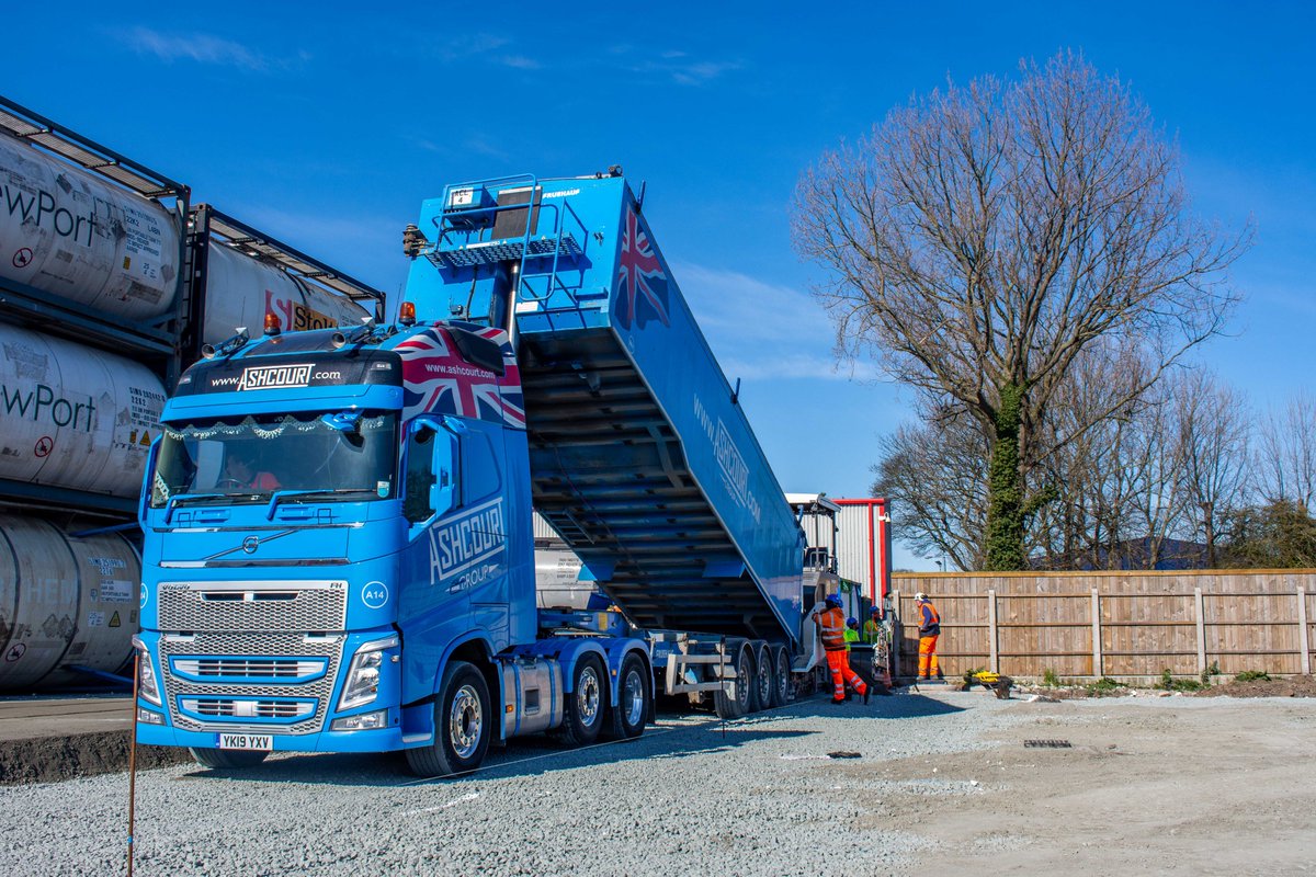 AshcourtGroup's tweet photo. Our Volvo Artic Tipper out delivering our RCC mix for a new yard for a customer in Hull.
@VolvoTrucksUK
#tipperwagon #tipperwagonsuk #rollercompactedconcrete #rcc #heavyequipment #heavyequipmentlife #Volvo #volvotippers #specialtransport #heavyhaulage https://t.co/0qzOKLmE99