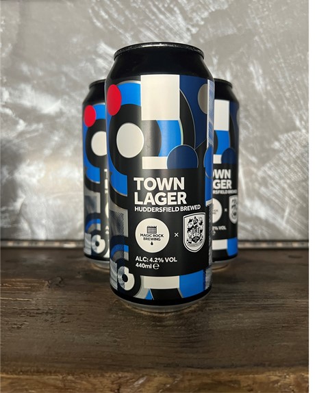 SmileRadioYorks's tweet photo. Saturday 19th March Agendaโฆ
Join us from 12 for a can of Town Lager from @magicrockbrewing ๐ป proud sponsors of Huddersfield Town ๐ต
#huddersfield #huddersfieldtown #football #johnsmithstadium #sportsclub #magicrock #beer #livemusic #htafc https://t.co/j9PVtJC8N5