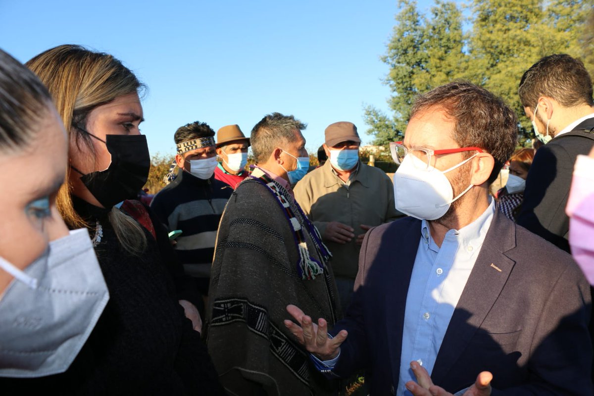 jcgarciapdea's tweet photo. El camino de paz en Wallmapu no será fácil y necesitará de la colaboración de tod@s, pero porque queremos paz estamos acá. Liderados por la ministra @izkia, iniciamos un despliegue interministerial en la región, para escuchar a comunidades y autoridades locales. @mop_chile https://t.co/11v3tGCtyg