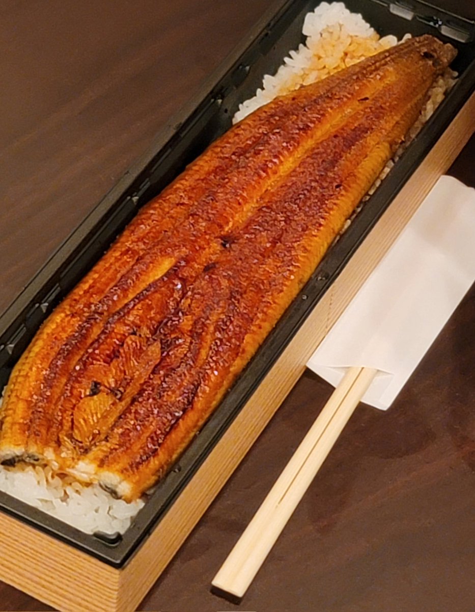 fuu3_'s tweet photo. 久しぶりに #うなぎ 食べた〜♪( ´▽｀)
こちらは #うなぎの中庄 さん名物の #特上うな重 うっっっま！！！
https://t.co/3E7Sa7L7HE https://t.co/vpaMEBC7a0