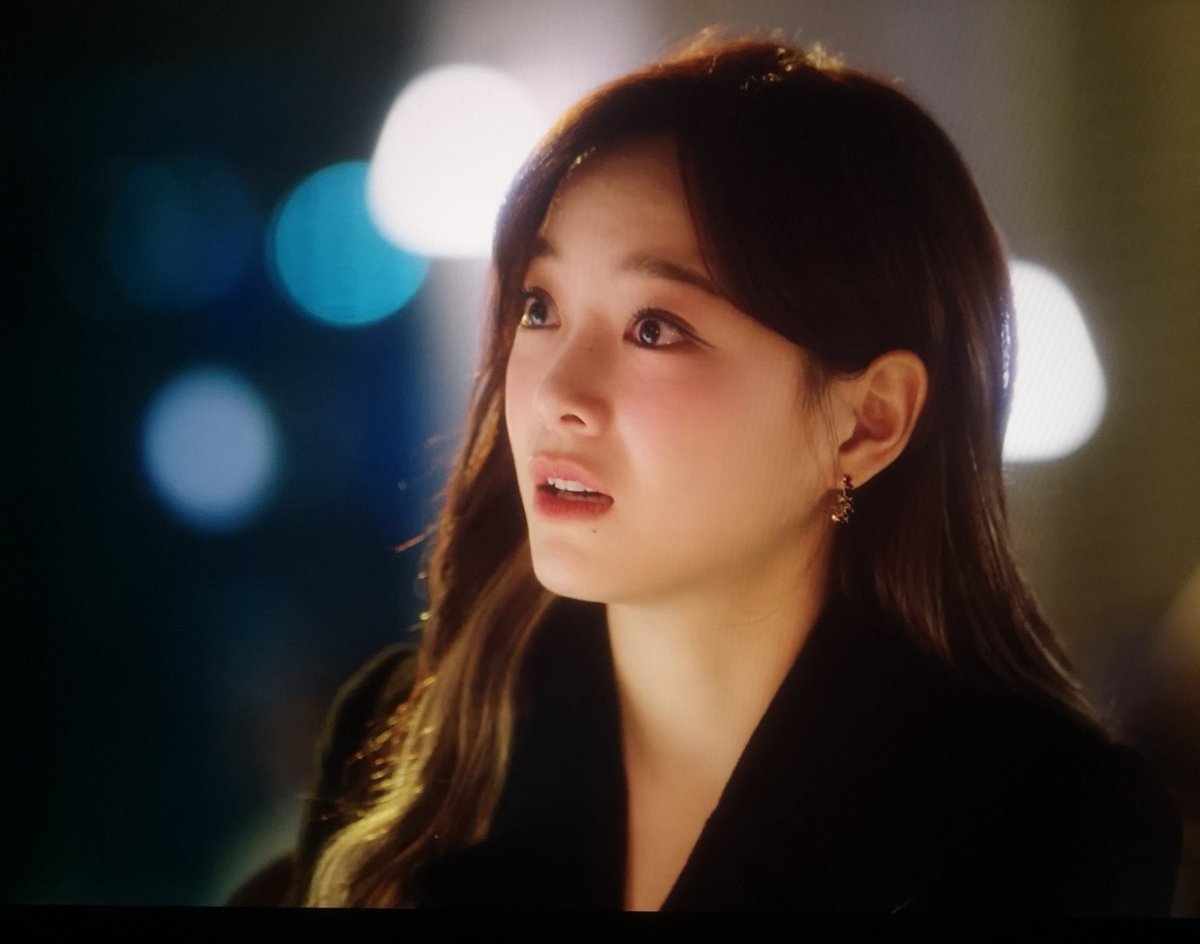 sejeongOppa's tweet photo. This is probably Shin Geumhee's last episode 😭.
Save this look y'all 🖤✨

#BusinessProposalEp6
#KimSejeong
#김세정
@0828_kimsejeong https://t.co/LTM0krA8xw