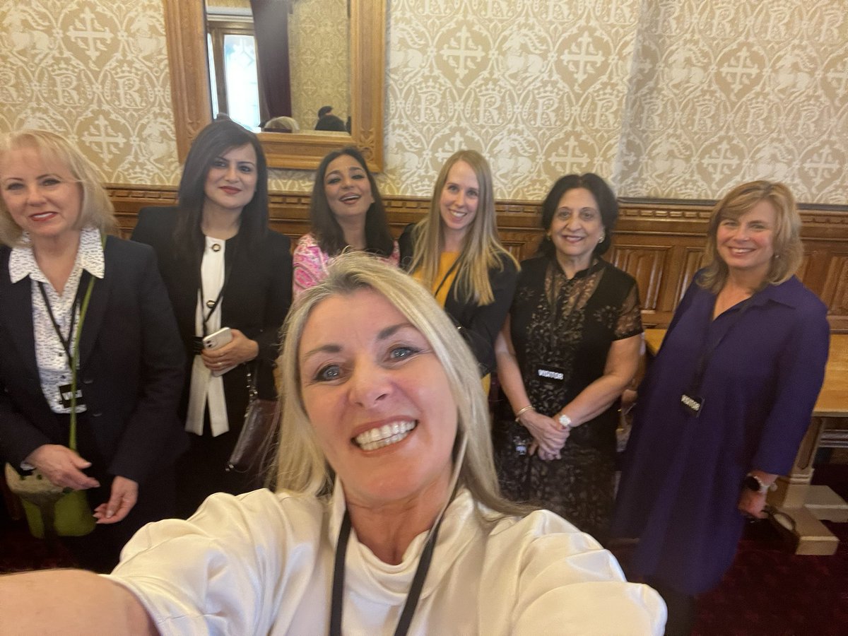 SimoneRoche's tweet photo. Bumped into @NorthPowerWomen outside @UKHouseofLords on way to the launch of #northernAsianPowerList @heatherwaters15 @paulagrizzard @Sharonjandu12 @nickychanthomp #wearepower https://t.co/cxFE71HNff