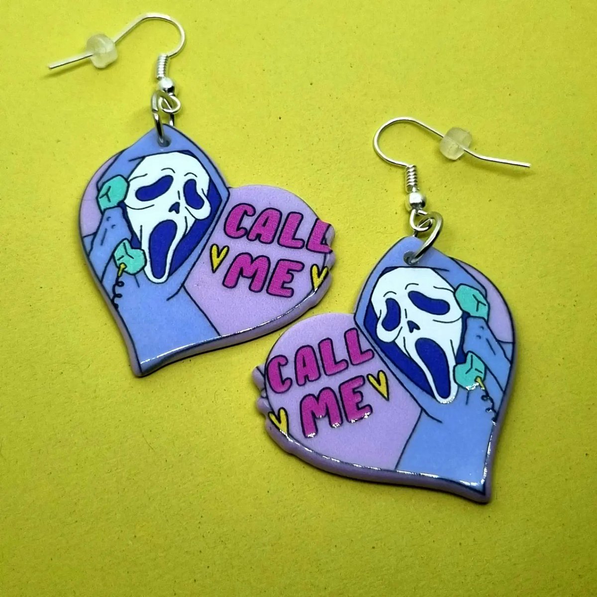 MortusBellus's tweet photo. Scream Horror Earrings ☺️ #Scream #ScreamMovie #Scream4 #scream5 #horror #HorrorCommunity #HorrorMovies #HorrorFan #Ghostface https://t.co/rJz9PROiG8