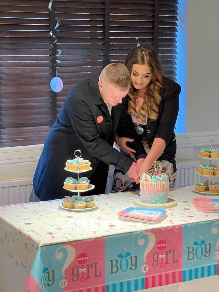 keelsx__'s tweet photo. This year could not get any better 💍👶🏻💖 https://t.co/lXAddjlsKM