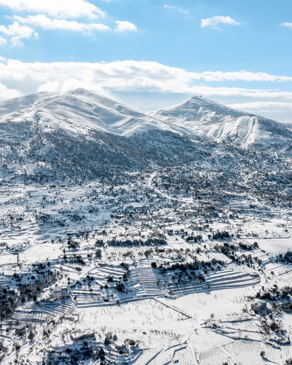 sflebanon's tweet photo. جزّين بالثوب الأبيض ❄️🇱🇧
#Souwarfromlebanon 🇱🇧
🎥 @rami_rizk
▪️Show the beauty of your so loved country by tagging or #hashtagging us #Souwarfromlebanon
#Lebanon #Nature #Photography #weather #winter #Snow #White #village #explore #explorelebanon #wonderful_places #wonderful https://t.co/ZZK37P6x4W
