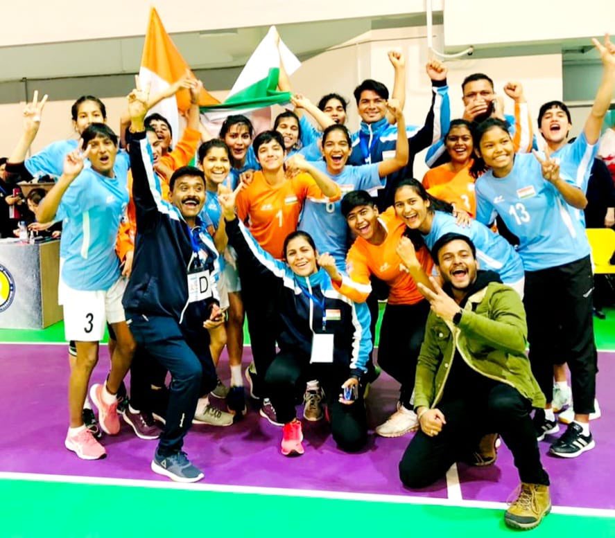 ianuragthakur's tweet photo. Women’s Handball Team Scripts History !

Jr. Women’s Team defeated Thailand 41-18 in the Finals to win 🇮🇳’s maiden 🥇 &amp; finished on top of Asian Jr. Championships.

With this #TeamIndia also qualified for 1️⃣st time for @ihf_info Women’s Jr. World C'ships 2022. https://t.co/BPxeuvErbR