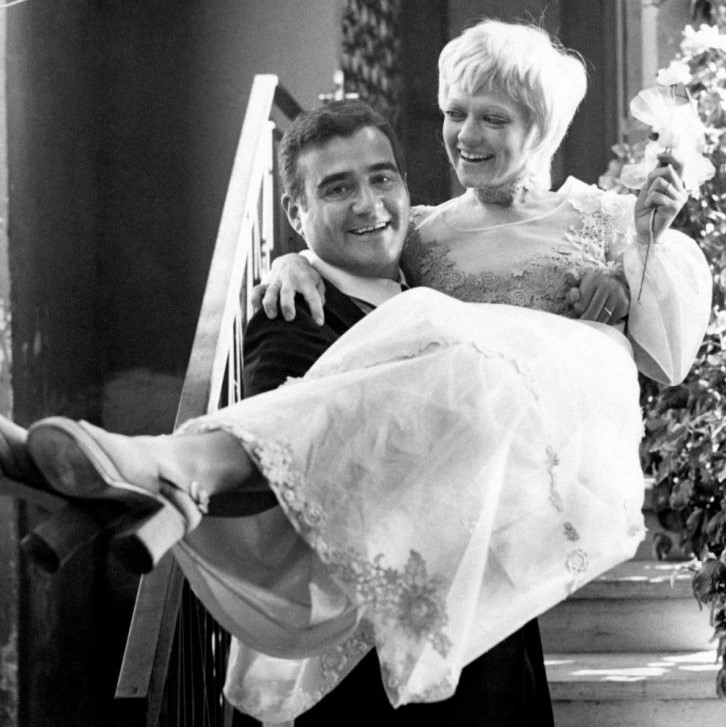 adbonaccorso's tweet photo. ACCADDE OGGI. 15 marzo 1968.  Si svolge a Lugano il discusso matrimonio tra Rita Pavone e Teddy Reno. L'evento suscita polemiche per la differenza d'età tra i due e perché lui è separato dalla moglie con un figlio di dieci anni e la legislazione italiana non prevedeva il divorzio https://t.co/SyV5wGZG8B