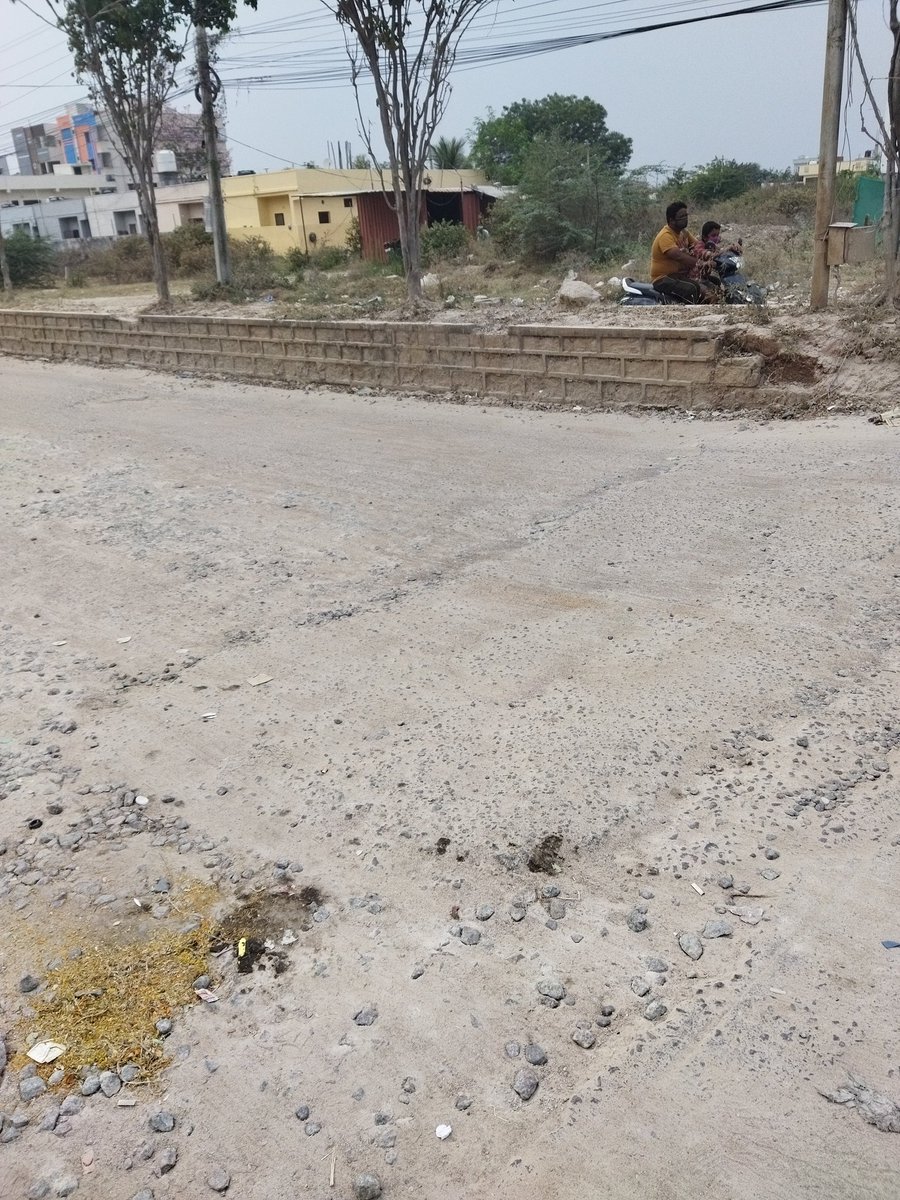 nareshv2's tweet photo. @KTRTRS,@GMRMLAPTC,@TRSGMR,@PanduThummala,@HMDA_Gov,@TelanganaCMO, the road is in the pic is from green field to symphony homes which comes under municipality. Road is in very dangerous condition. The people who are going on the road suffering alot with pot holes and dust. https://t.co/qk0Ab26CBW