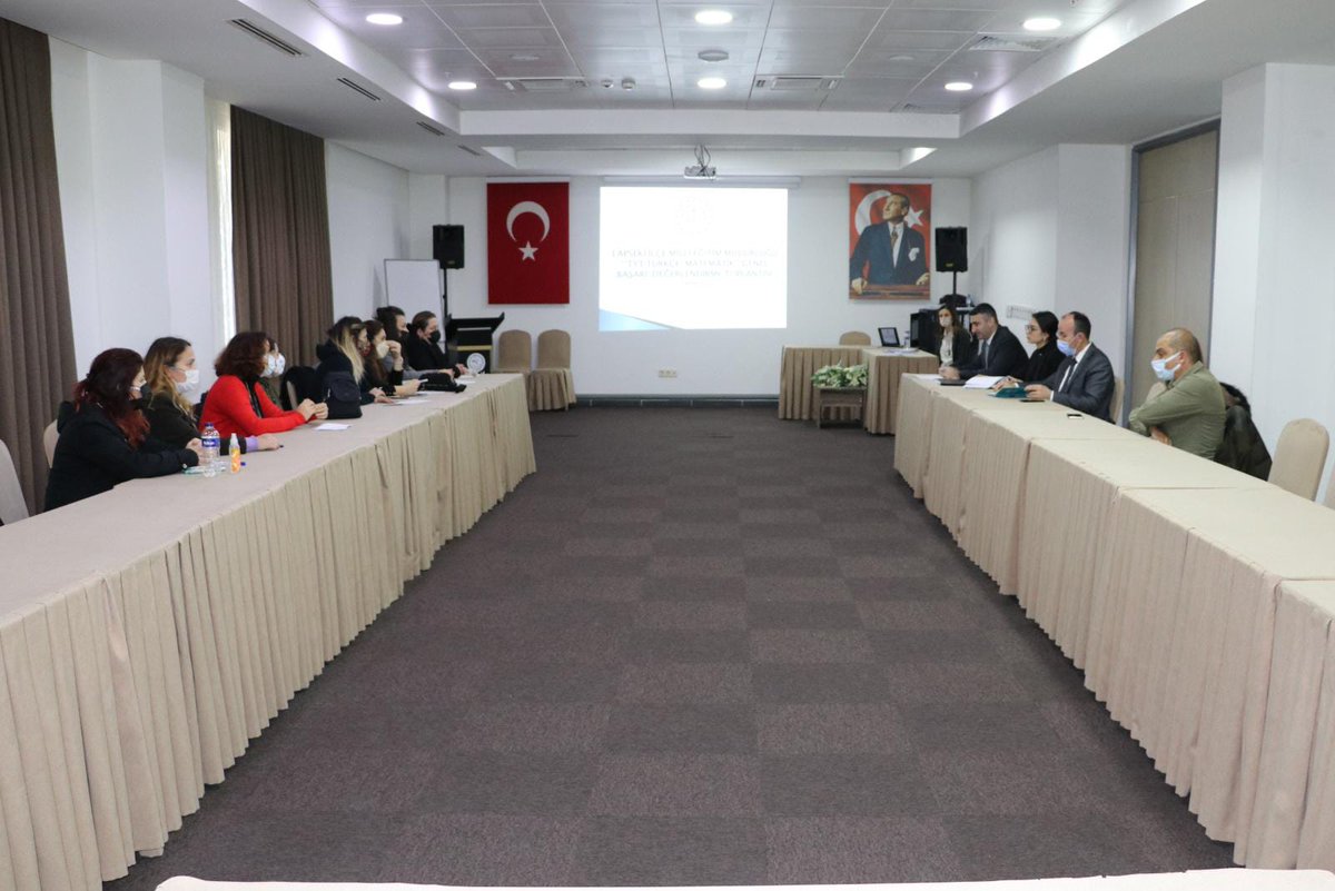 TC_Lapseki's tweet photo. Sayın Kaymakamımız Dr. Fatih ÇELİKKAYA, Lise öğretmenleriyle bir araya geldi.

İlçemiz Edebiyat ve Matematik Lise öğretmenleriyle bir araya gelen Kaymakamımız Sayın Dr. Fatih ÇELİKKAYA, öğretmenlerimizden kendi alanlarıyla ilgili çalışmaları dinledi. https://t.co/xKN7Bo2kfh