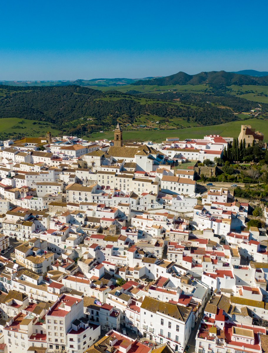 CadizTurismo's tweet photo. ¡Alcalá de los Gazules! Entre el azul del Atlántico y el corazón del Parque Natural de Los Alrcornocales 😀 Más información: https://t.co/gWVi10Rkjo Vía 
@abcviajar @diputacioncadiz @AytoAlcalaGles Foto: Alcalá de los Gazules - Autor: Enrique Reyes Vázquez. https://t.co/Ygn1K4ISCw