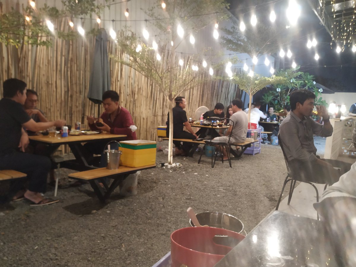 ហាងនេះសុតប្រុសស្អាត