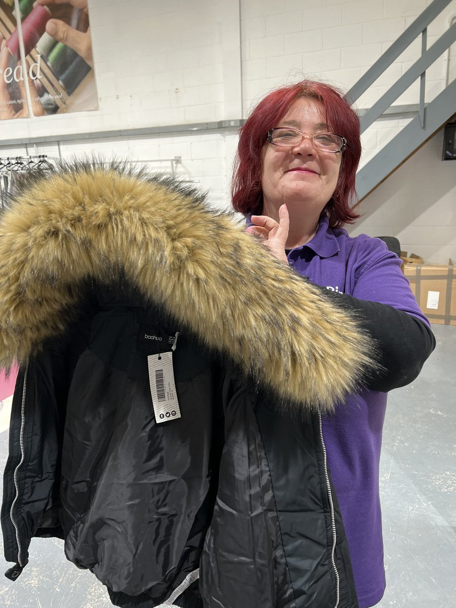 AndZips's tweet image. Roxy had a challenge today; add fur to the hood of a coat &amp;amp; it looked absolutely BEAUTIFUL! well done Roxy another great repair! 💜